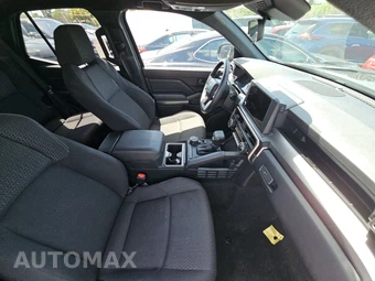2025 Toyota 4Runner SR5 - miniatura 8