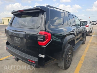 2025 Toyota 4Runner SR5 - miniatura 4