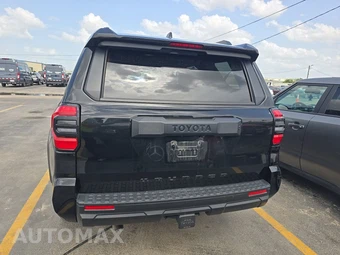 2025 Toyota 4Runner SR5 - miniatura 5