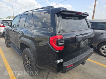 2025 Toyota 4Runner SR5 - miniatura 6