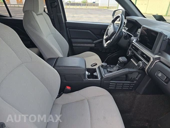2025 Toyota 4Runner SR5 - miniatura 8