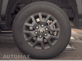 2025 Toyota 4Runner SR5 - miniatura 12