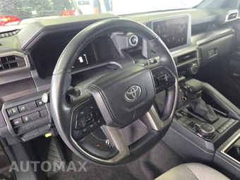 2025 Toyota 4Runner SR5 - miniatura 16