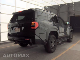 2025 Toyota 4Runner SR5 - miniatura 5