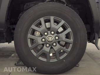 2025 Toyota 4Runner SR5 - miniatura 10