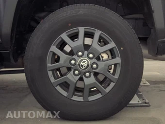 2025 Toyota 4Runner SR5 - miniatura 12