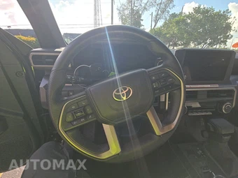 2025 Toyota 4Runner SR5 - miniatura 16