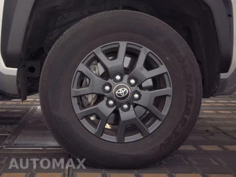2025 Toyota 4Runner SR5 - miniatura 10