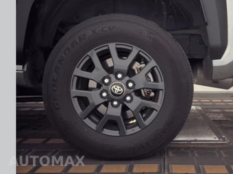 2025 Toyota 4Runner SR5 - miniatura 12