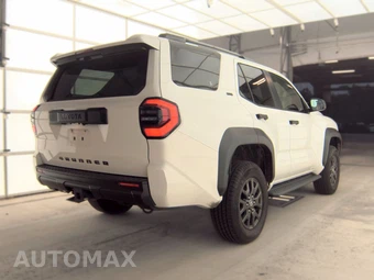 2025 Toyota 4Runner SR5 - miniatura 4
