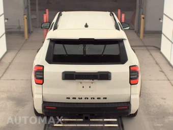 2025 Toyota 4Runner SR5 - miniatura 5