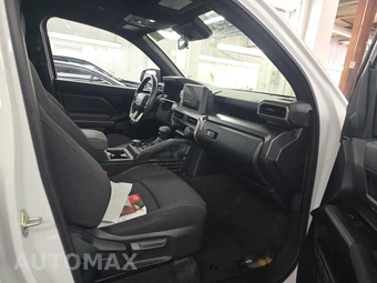 2025 Toyota 4Runner SR5 - miniatura 8