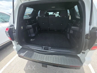 2025 Toyota 4Runner SR5 - miniatura 16