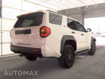 2025 Toyota 4Runner SR5 - miniatura 4