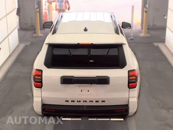 2025 Toyota 4Runner SR5 - miniatura 5