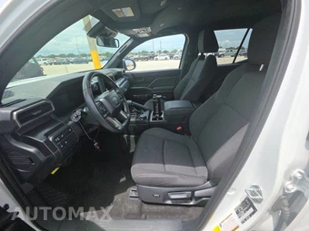 2025 Toyota 4Runner SR5 - miniatura 7