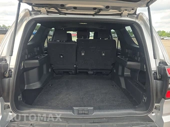 2025 Toyota 4Runner SR5 - miniatura 16