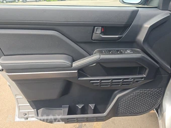 2025 Toyota 4Runner SR5 - miniatura 9