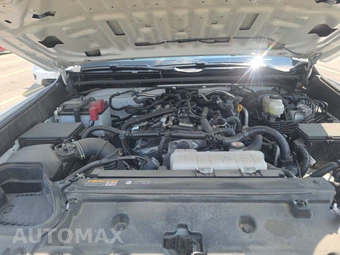 2025 Toyota 4Runner SR5 - miniatura 15