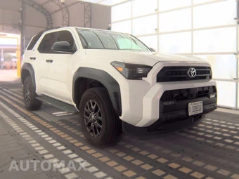 2025 Toyota 4Runner SR5 - miniatura 3