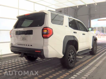 2025 Toyota 4Runner SR5 - miniatura 4