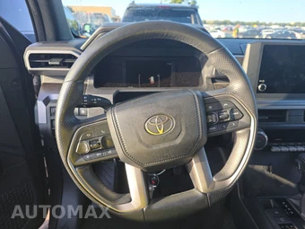 2025 Toyota 4Runner SR5 - miniatura 10