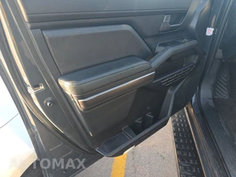 2025 Toyota 4Runner SR5 - miniatura 9
