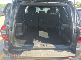 2025 Toyota 4Runner SR5 - miniatura 16