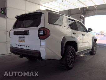 2025 Toyota 4Runner SR5 - miniatura 5