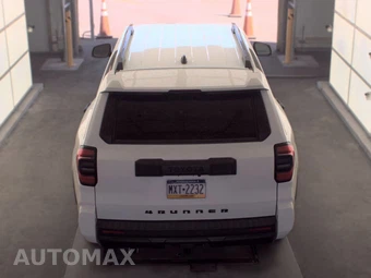 2025 Toyota 4Runner SR5 - miniatura 6
