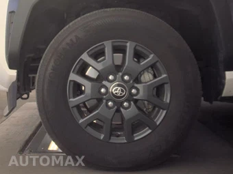 2025 Toyota 4Runner SR5 - miniatura 9