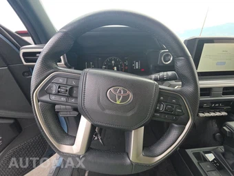 2025 Toyota 4Runner SR5 - miniatura 10