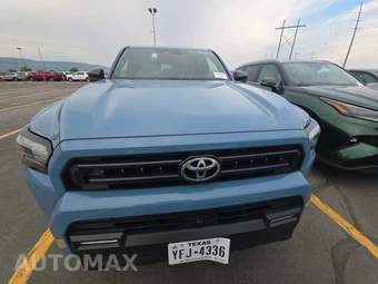 2025 Toyota 4Runner SR5 - miniatura 2
