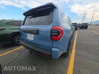 2025 Toyota 4Runner SR5 - miniatura 4