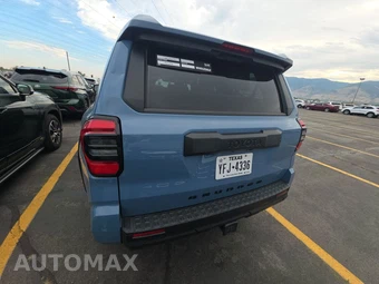 2025 Toyota 4Runner SR5 - miniatura 5