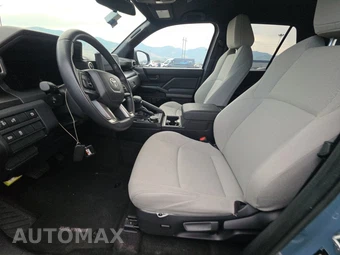 2025 Toyota 4Runner SR5 - miniatura 7
