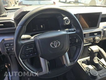 2025 Toyota 4Runner SR5 - miniatura 10