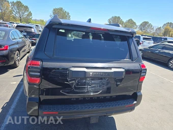 2025 Toyota 4Runner SR5 - miniatura 5