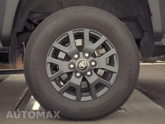 2025 Toyota 4Runner SR5 - miniatura 12
