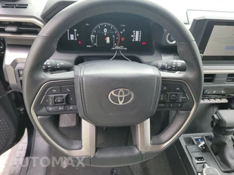 2025 Toyota 4Runner SR5 - miniatura 16