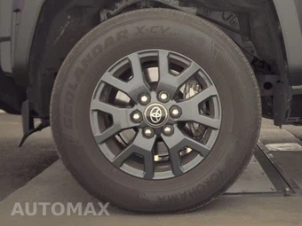 2025 Toyota 4Runner SR5 - miniatura 9