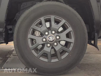 2025 Toyota 4Runner SR5 - miniatura 10