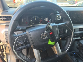 2025 Toyota 4Runner SR5 - miniatura 16
