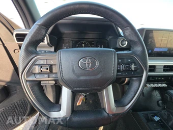 2025 Toyota 4Runner SR5 - miniatura 10