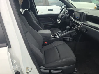 2025 Toyota 4Runner SR5 - miniatura 8