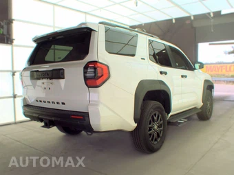 2025 Toyota 4Runner SR5 - miniatura 4