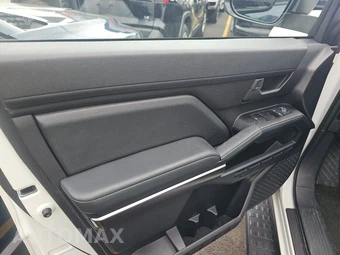 2025 Toyota 4Runner SR5 - miniatura 9