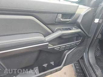 2025 Toyota 4Runner SR5 - miniatura 9