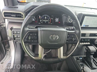 2025 Toyota 4Runner SR5 - miniatura 10