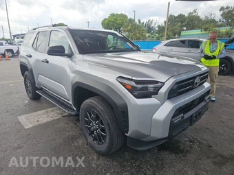 2025 Toyota 4Runner SR5 - miniatura 3